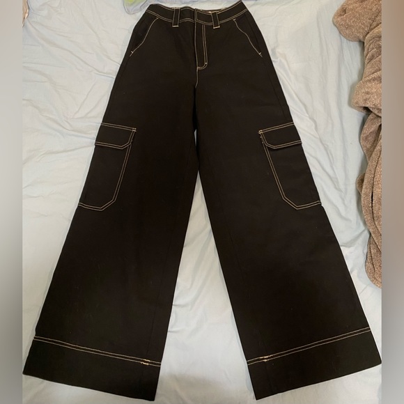 Over sized Cargo pants - Picture 1 of 4